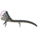 vidaXL 2 db világosszürke polyrattan napozóágy asztallal