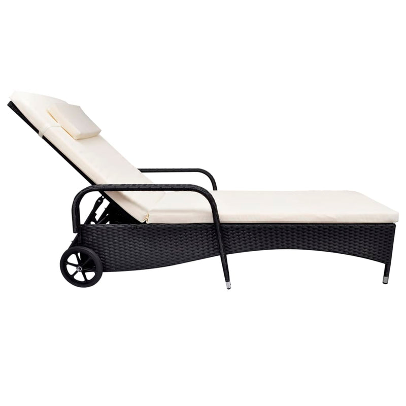 vidaXL fekete polyrattan napozóágy kerekekkel