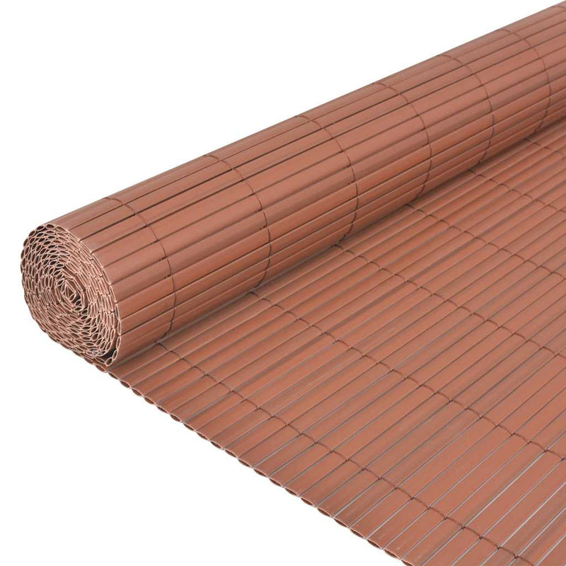 vidaXL barna kétoldalas PVC kerti kerítés 90 x 500 cm