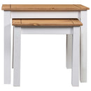 vidaXL 2 db fehér panama stílusú tömör fenyőfa egymásba tolható asztal