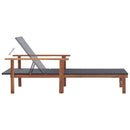 vidaXL fekete polyrattan és tömör akácfa napozóágy