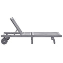 vidaXL szürke tömör akácfa kerti napozóágy párnával