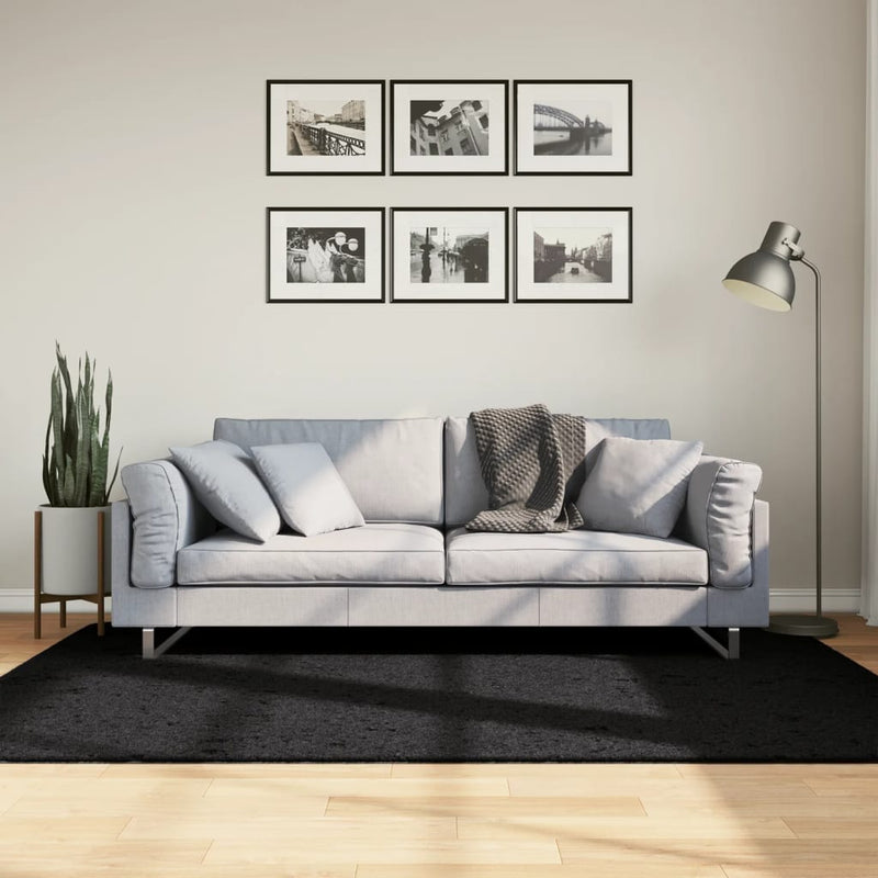 vidaXL PAMPLONA fekete magas szálú bolyhos modern szőnyeg 140 x 200 cm