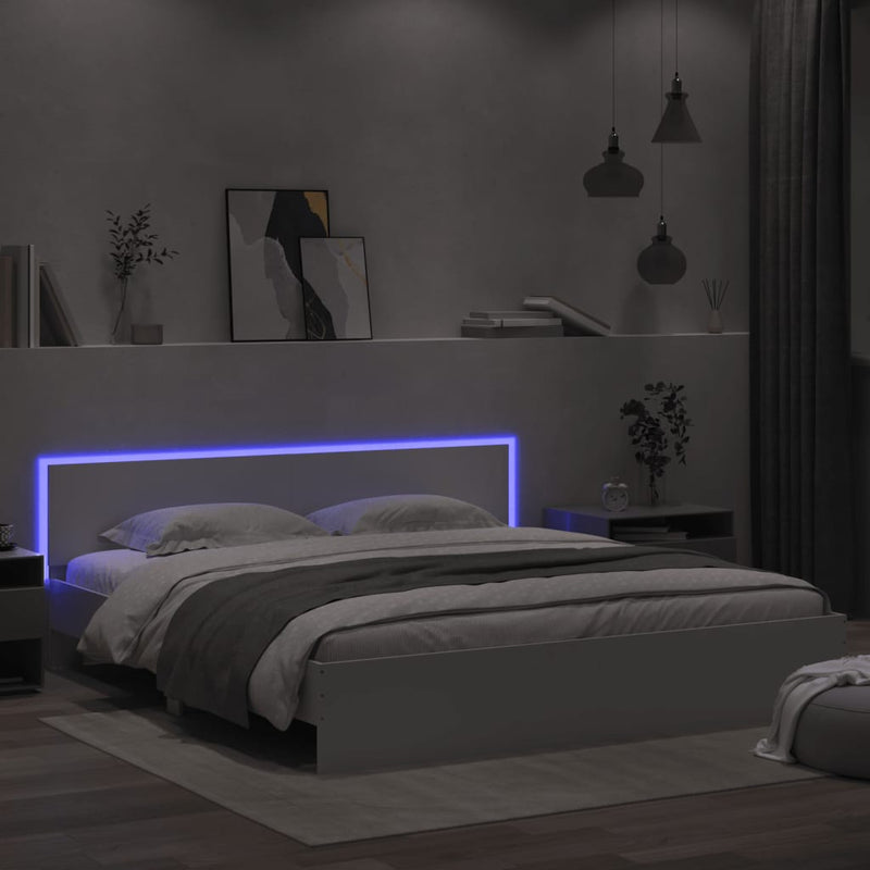 vidaXL fehér ágykeret fejtámlával és LED-del 180 x 200 cm