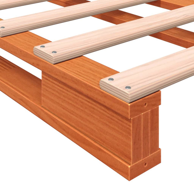 vidaXL viaszbarna tömör fenyőfa raklapágy 180 x 200 cm