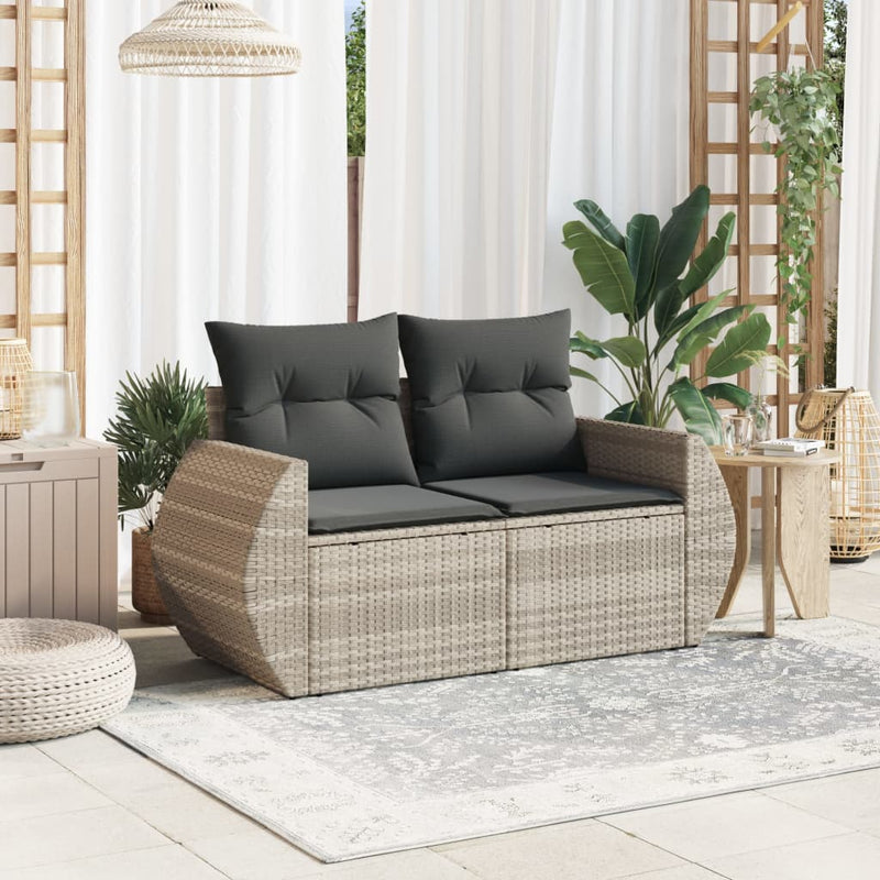 vidaXL 2 személyes világosszürke polyrattan kerti kanapé párnával