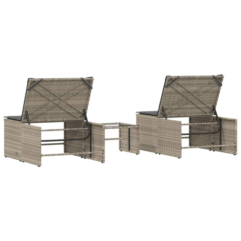 vidaXL 2 db világosszürke polyrattan napozóágy asztallal