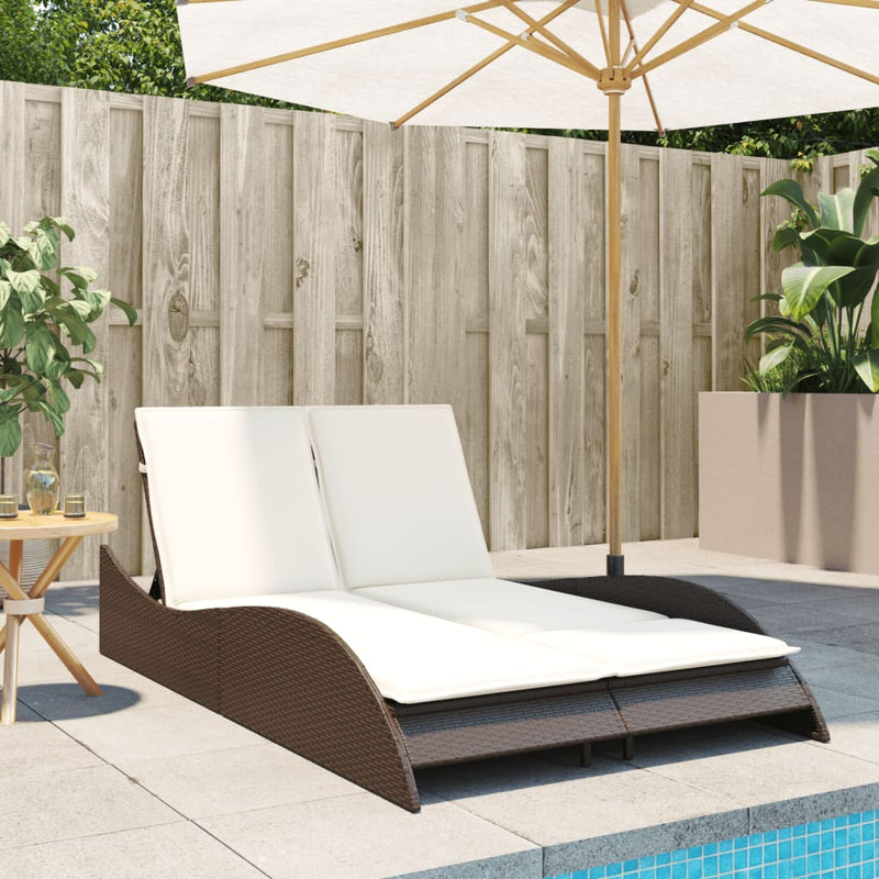 vidaXL barna polyrattan napozóágy párnákkal 114x205x73 cm