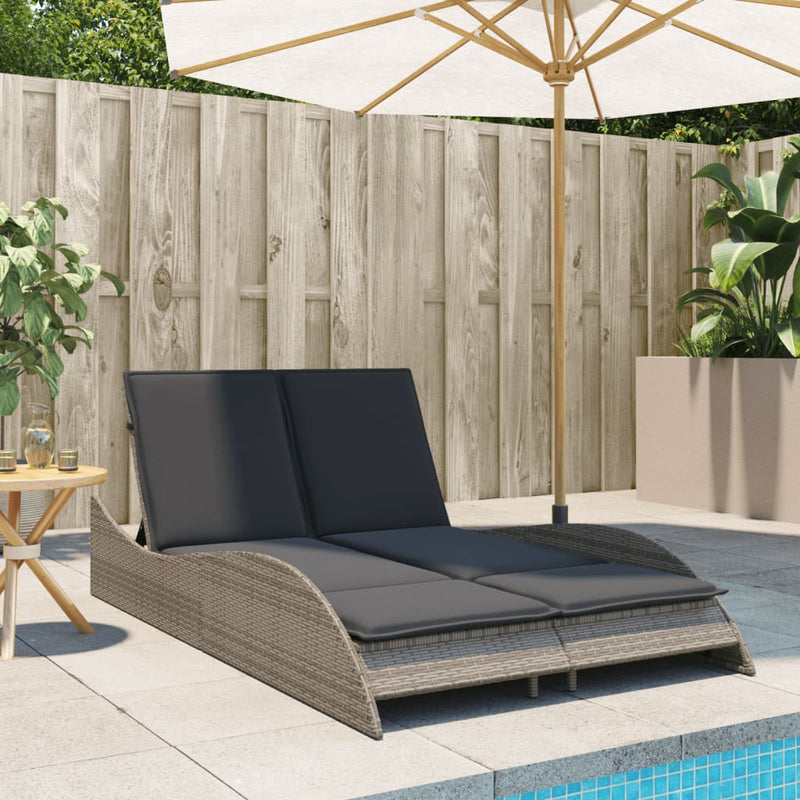 vidaXL szürke polyrattan napozóágy párnákkal 114x205x73 cm
