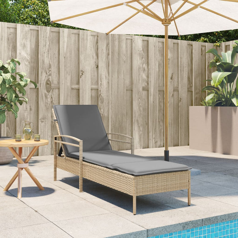 vidaXL bézs polyrattan napozóágy párnával 63x200x81 cm