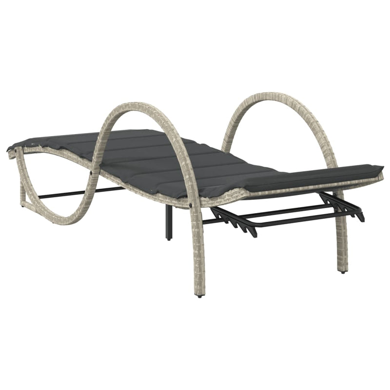 vidaXL világosszürke polyrattan napozóágy párnával 60x199x42 cm