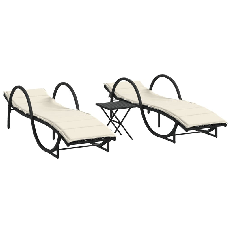 vidaXL 2 db fekete polyrattan napozóágy asztallal