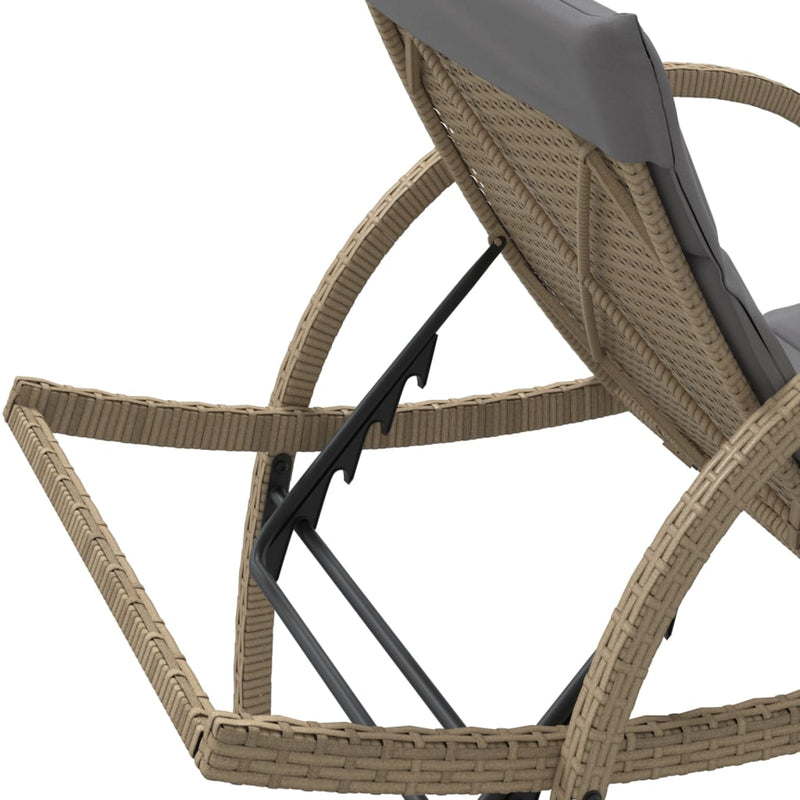 vidaXL 2 db bézs polyrattan napozóágy asztallal