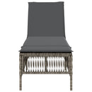 vidaXL szürke polyrattan napozóágy párnával