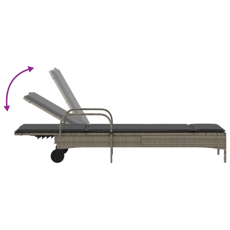 vidaXL 2 db világosszürke polyrattan napozóágy párnával