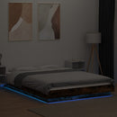 vidaXL füstös tölgyszínű szerelt fa ágykeret LED-del 120 x 200 cm