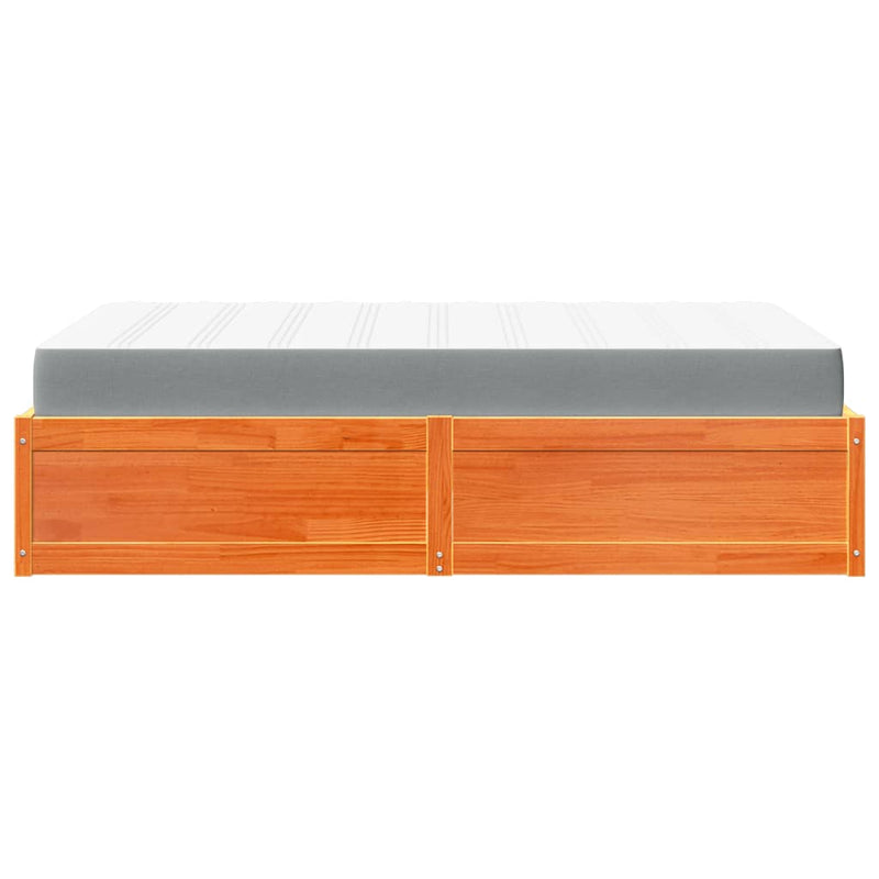 vidaXL viaszbarna tömör fenyőfa ágy matraccal 120 x 200 cm