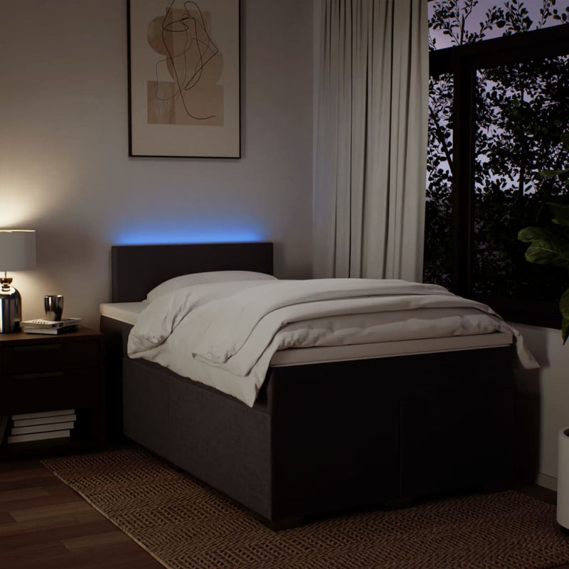 vidaXL sötétbarna szövet rugós ágy matraccal 120 x 190 cm