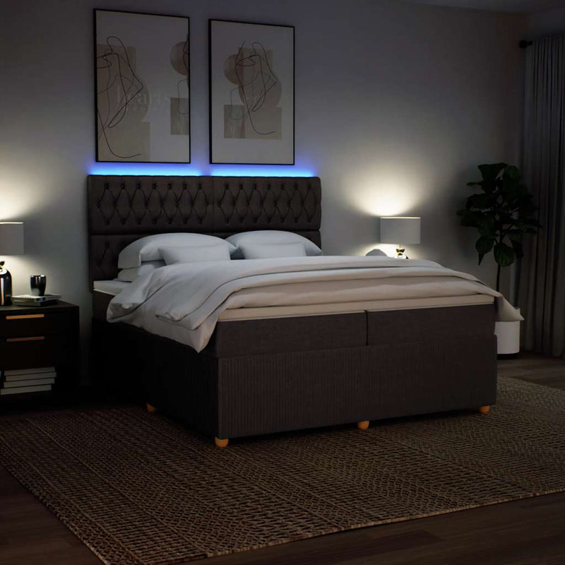 vidaXL sötétbarna szövet rugós ágy matraccal 200 x 200 cm