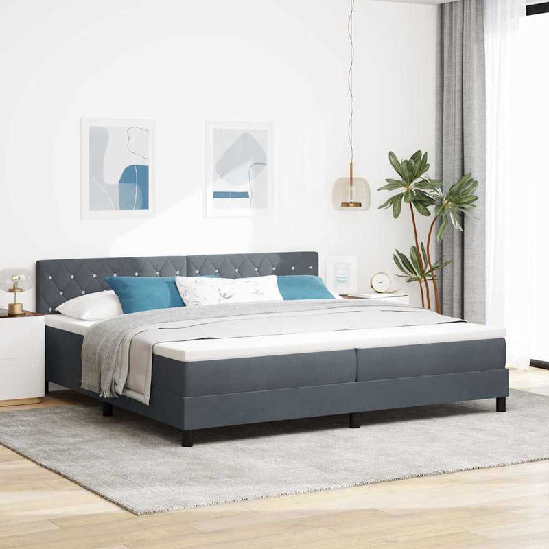 vidaXL Rugós ágy matraccal matracmal Sötétszürke 200 x 200 cm szövet