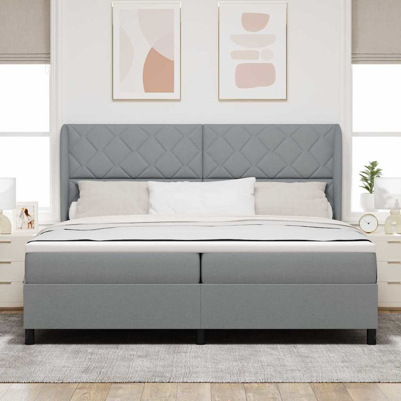 vidaXL Boxrugós ágy matracmal Világosszürke 200 x 200 cm szövet