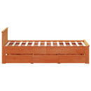 vidaXL barna tömör fenyőfa fejtámlás ágykeret matrac nélkül 135x190 cm