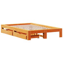 vidaXL viaszbarna tömör fenyőfa ágy matrac nélkül 135 x 190 cm