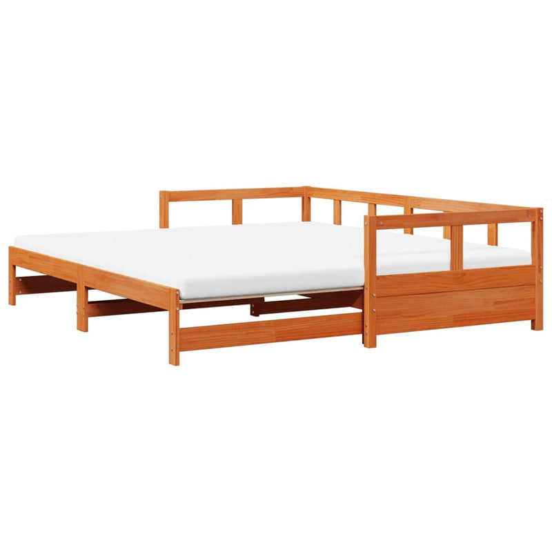 vidaXL viaszbarna tömör fenyő kihúzható kanapéágy matracokkal 90x200cm