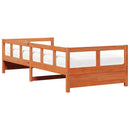 vidaXL viaszbarna tömör fenyőfa kanapéágy matraccal 80 x 200 cm