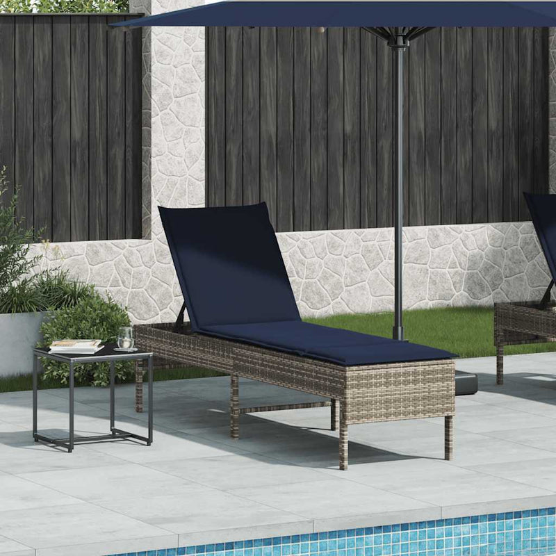 vidaXL szürke polyrattan napozóágy párnával 55x200x44 cm