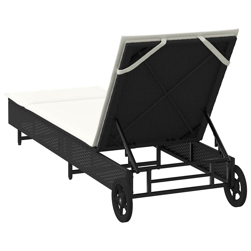 vidaXL fekete polyrattan napozóágy kerekekkel és párnával
