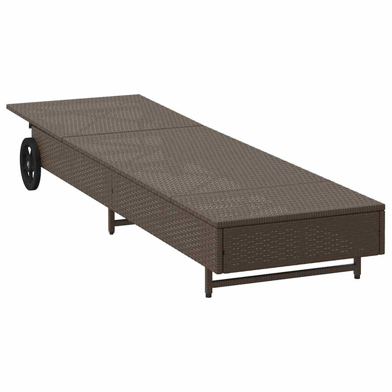 vidaXL barna polyrattan napozóágy párnával és kerekekkel