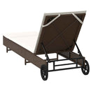 vidaXL barna polyrattan napozóágy párnával és kerekekkel