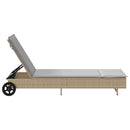 vidaXL bézs polyrattan napozóágy párnával és kerekekkel