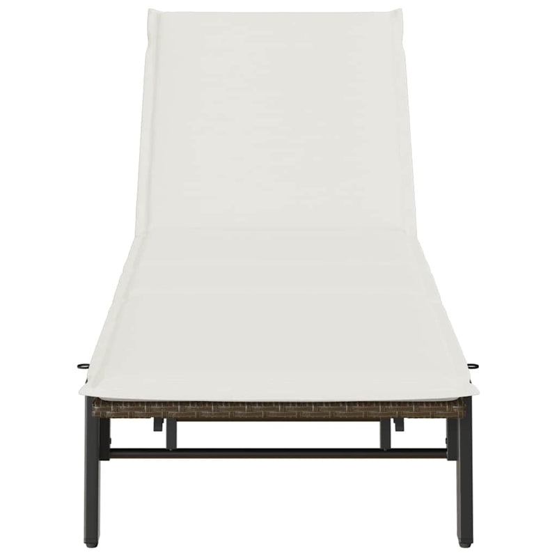 vidaXL barna polyrattan napozóágy párnával