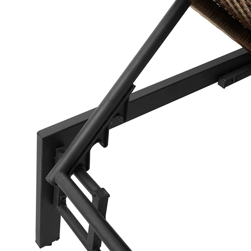 vidaXL barna polyrattan napozóágy párnával