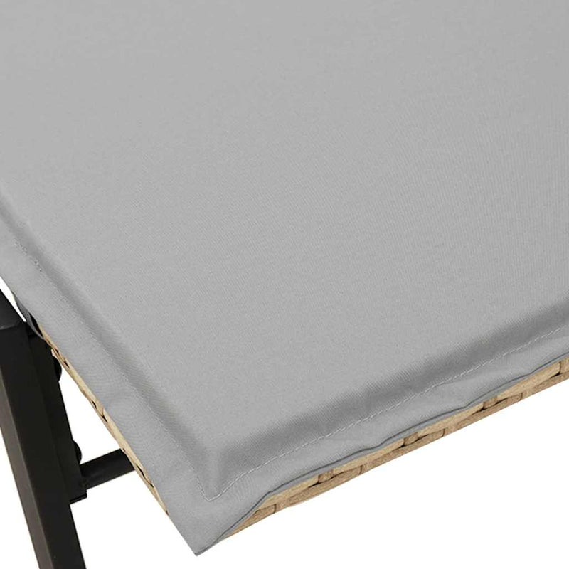 vidaXL bézs polyrattan napozóágy párnával