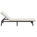 vidaXL bézs polyrattan napozóágy párnával