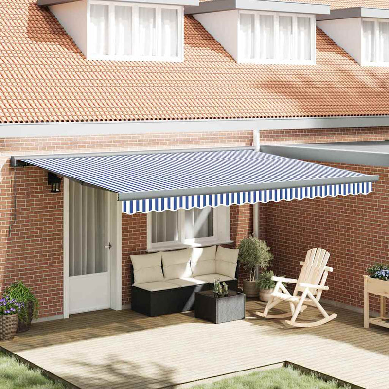 vidaXL Behúzható napellenző Kék és Fehér 450 × 300 cm Szövet és Fém