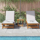 vidaXL 2 db tömör akácfa napozóágy asztallal