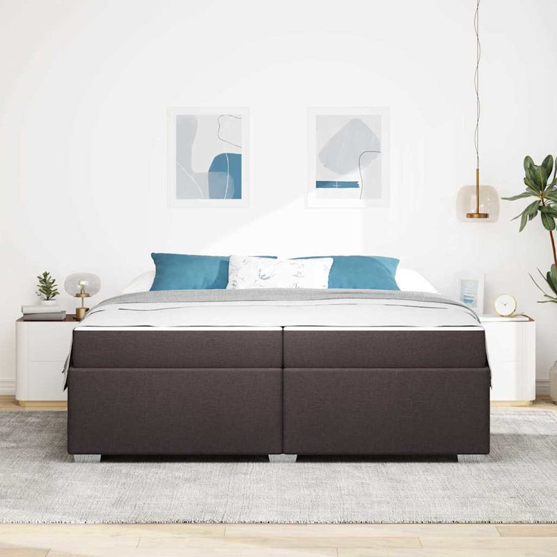 vidaXL Ágykeret sötétbarna 200 x 200 cm szövet