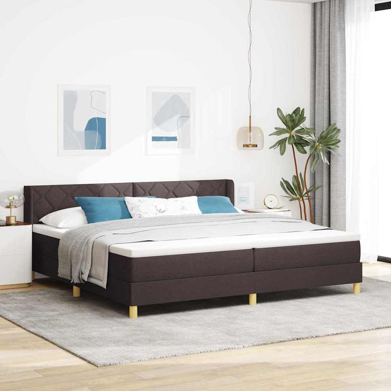 vidaXL Boxrugós ágy matracmal Sötétbarna és fehér 200 x 200 cm Szövet