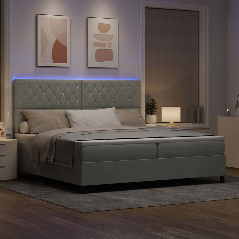 vidaXL Boxrugós ágy matracmal Világosszürke 200 x 200 cm Bársony