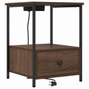 vidaXL Éjjeliszekrény Töltőállomással fiókkal barna tölgy Faanyag