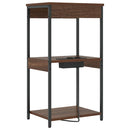 vidaXL Éjjeliszekrény Töltőállomással polcokkal barna tölgy Faanyag