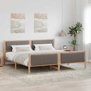vidaXL Ágykeret fejtámlával Barna és taupe 200 x 200 cm Tömör fenyőfa