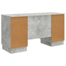 vidaXL Asztal polcokkal Betonszürke 142,5 x 50 x 75 cm Szerelt Fa