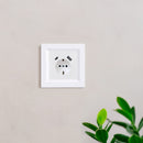 Nova földelt csatlakozóaljzat USB csatlakozóval 2A fehér