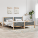 vidaXL Ágykeret fejtámlával Világosszürke 200 x 200 cm Tömör fenyőfa