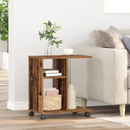 vidaXL Oldalasztal polcokkal kerékkel Régi fa 50 x 30 x 55 cm Faanyag